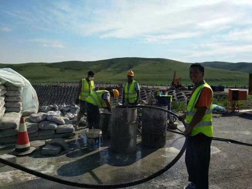 通川公路地聚物下沉注浆